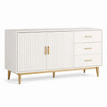 Buffet en bois blanc avec tiroirs et portes